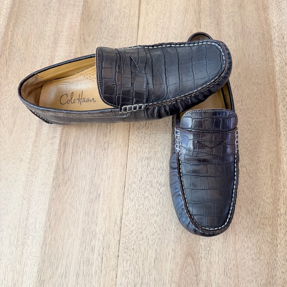 Cole Haan driving loafers brown crocodile-embossed leather w/contrast stitching